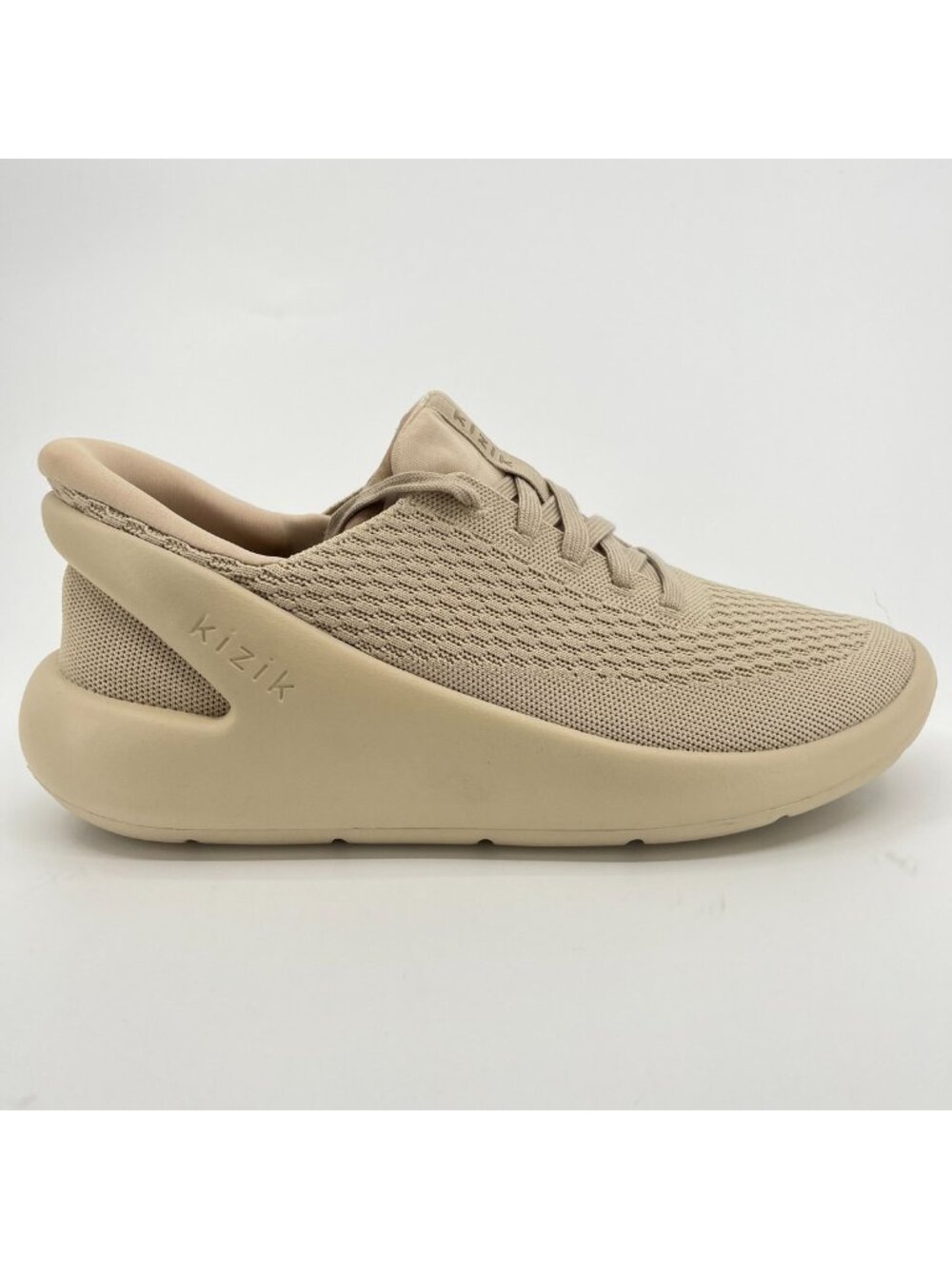Kizik Roamer Mens Size 10.5 Sand Athletic Walking Hand Free Knit Shoes Sneakers
